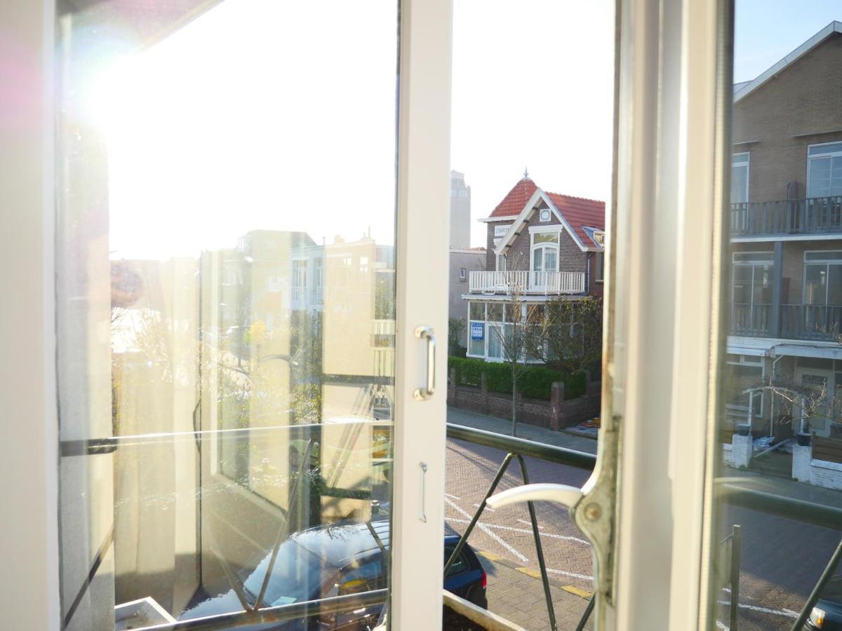 Hotel / Pension Villa Tanahlot Zandvoort Esterno foto