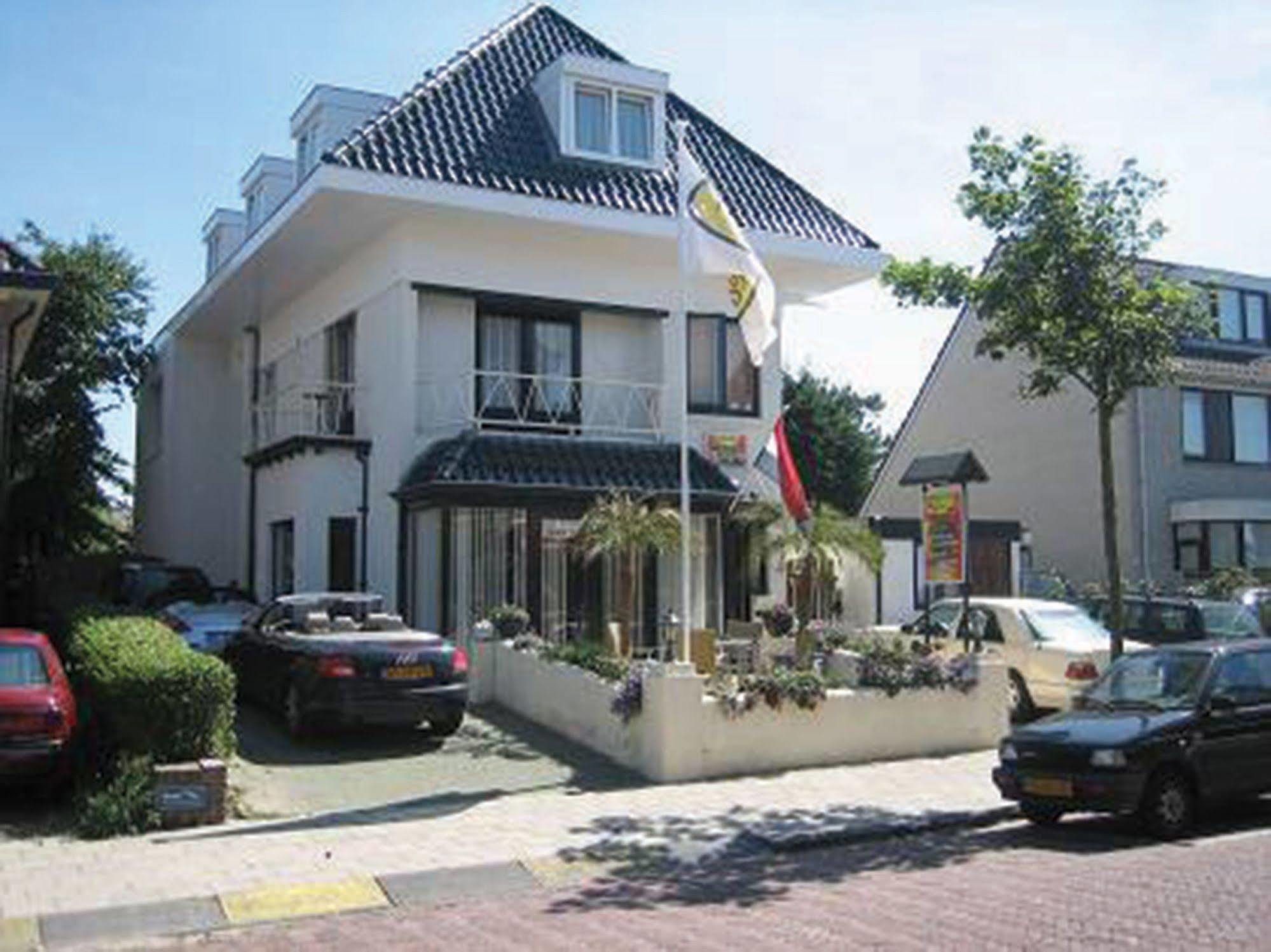 Hotel / Pension Villa Tanahlot Zandvoort Esterno foto